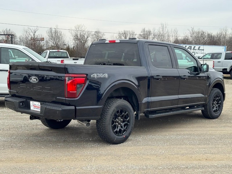 Ford F-150 Vehicle Full-screen Gallery Image 3