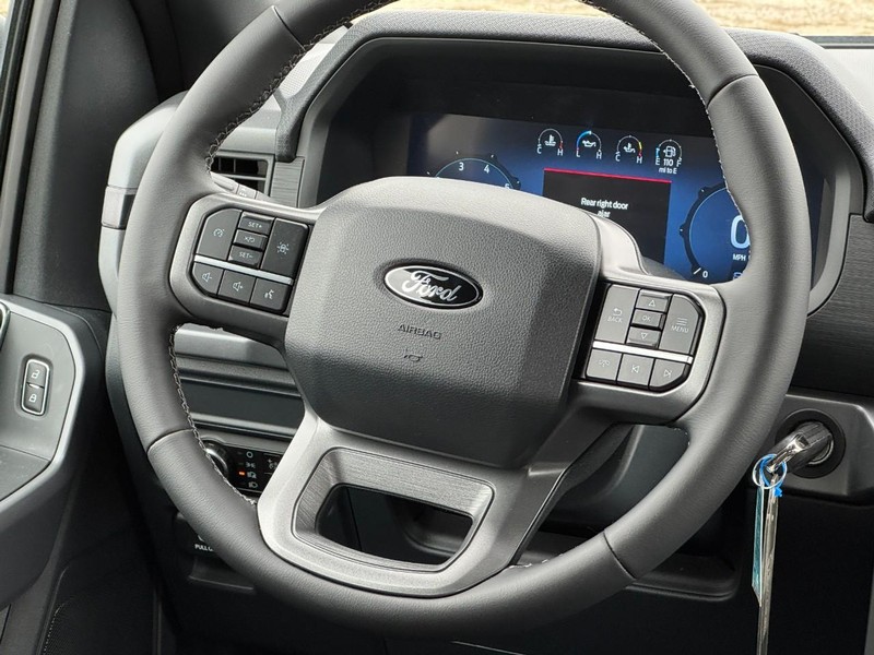 Ford F-150 Vehicle Full-screen Gallery Image 8