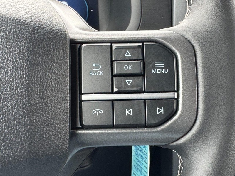 Ford F-150 Vehicle Full-screen Gallery Image 17