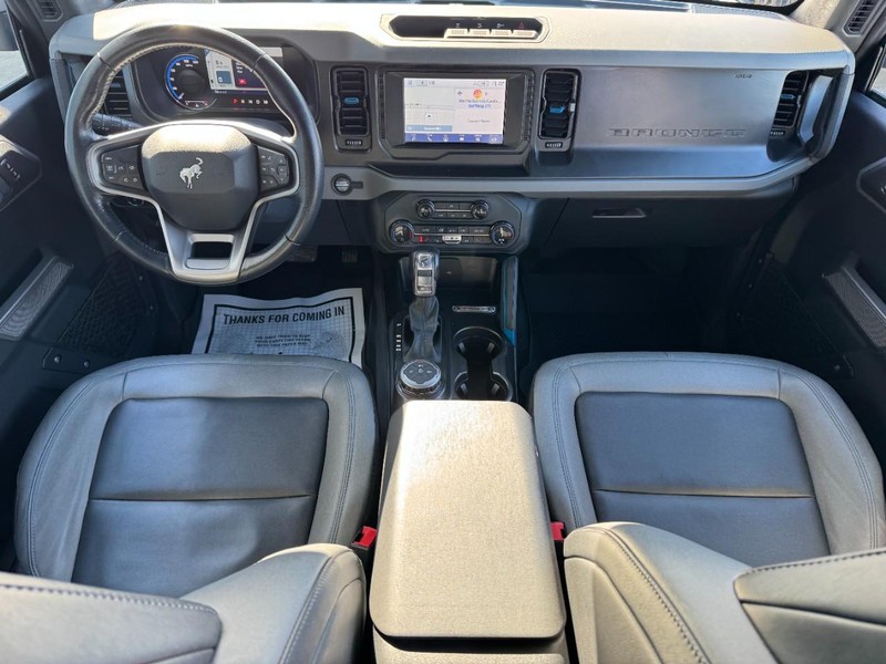 Ford Bronco Vehicle Full-screen Gallery Image 11