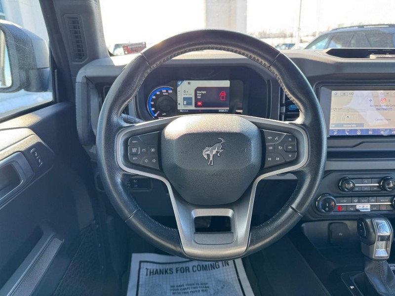 Ford Bronco Vehicle Full-screen Gallery Image 12