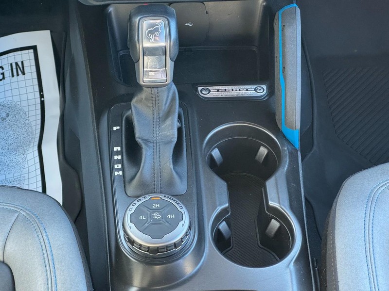 Ford Bronco Vehicle Full-screen Gallery Image 15