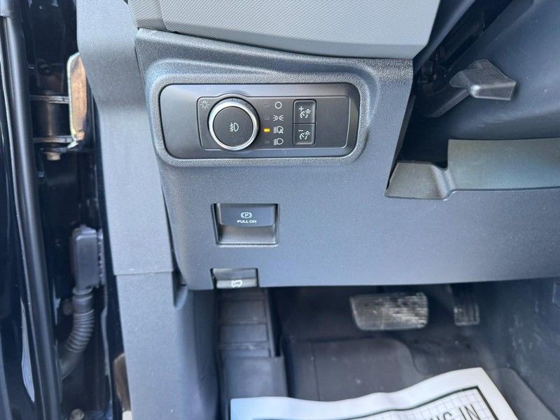 Ford Bronco Vehicle Full-screen Gallery Image 21