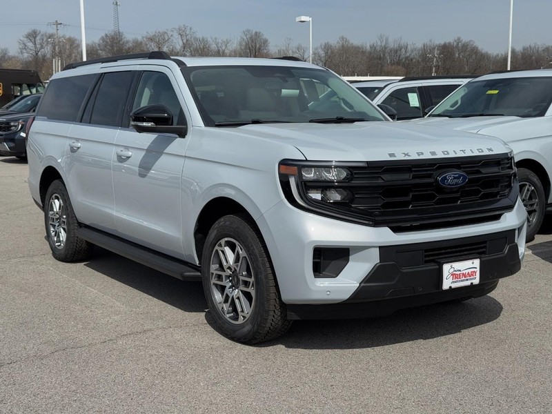 Ford Expedition Max Vehicle Full-screen Gallery Image 2