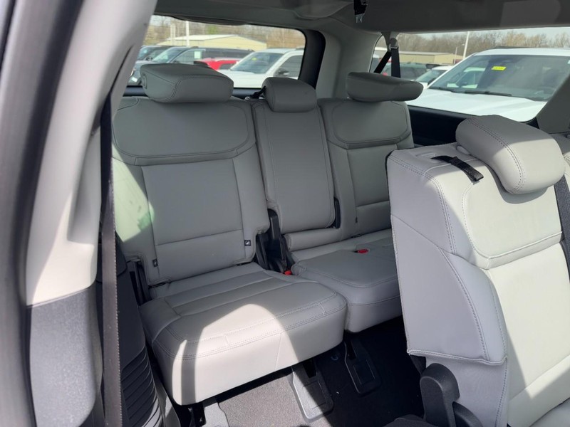 Ford Expedition Max Vehicle Full-screen Gallery Image 6