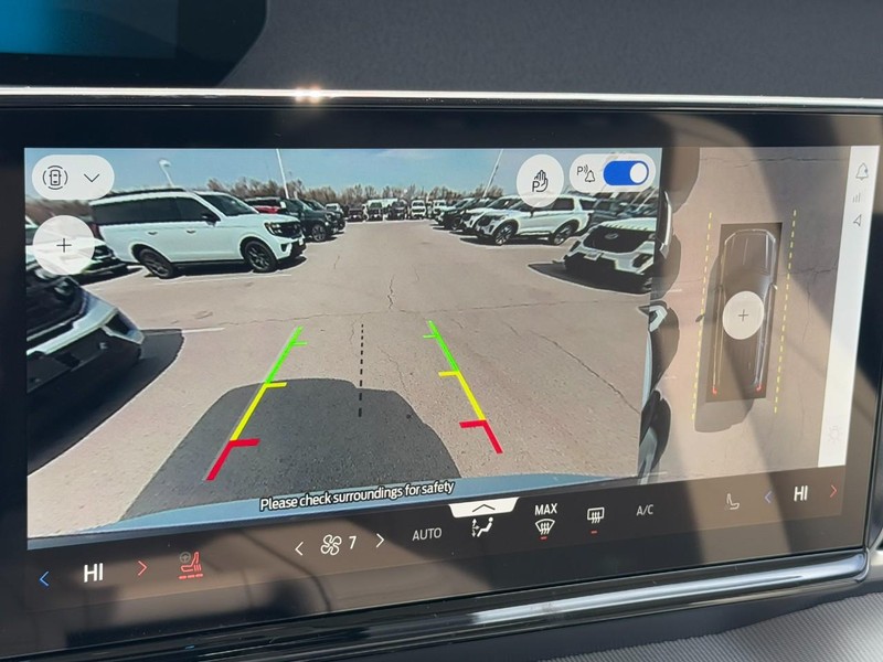 Ford Expedition Max Vehicle Full-screen Gallery Image 15