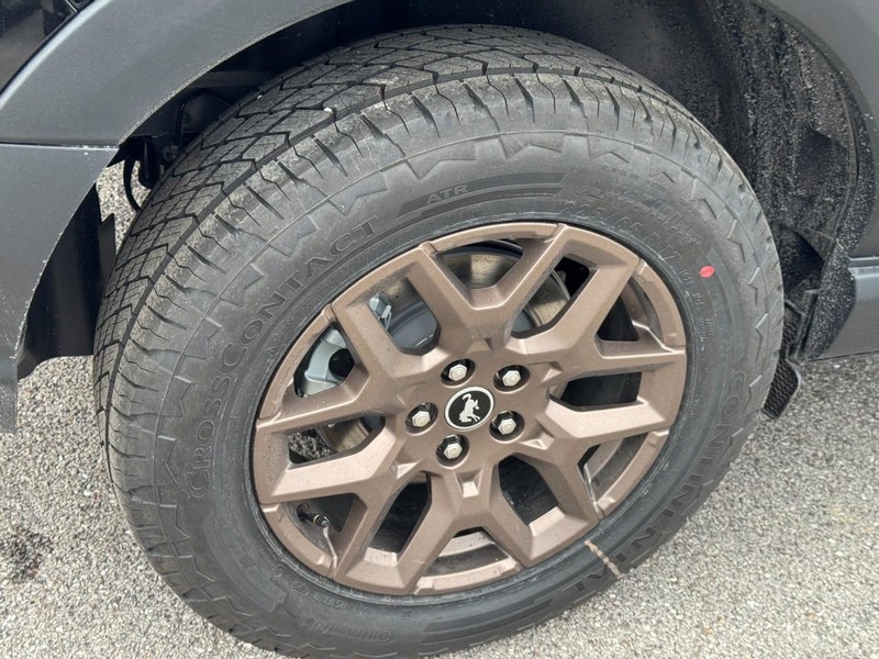 Ford Bronco Sport Vehicle Full-screen Gallery Image 4