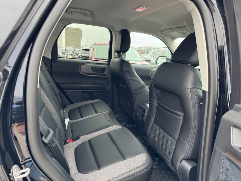 Ford Bronco Sport Vehicle Full-screen Gallery Image 5