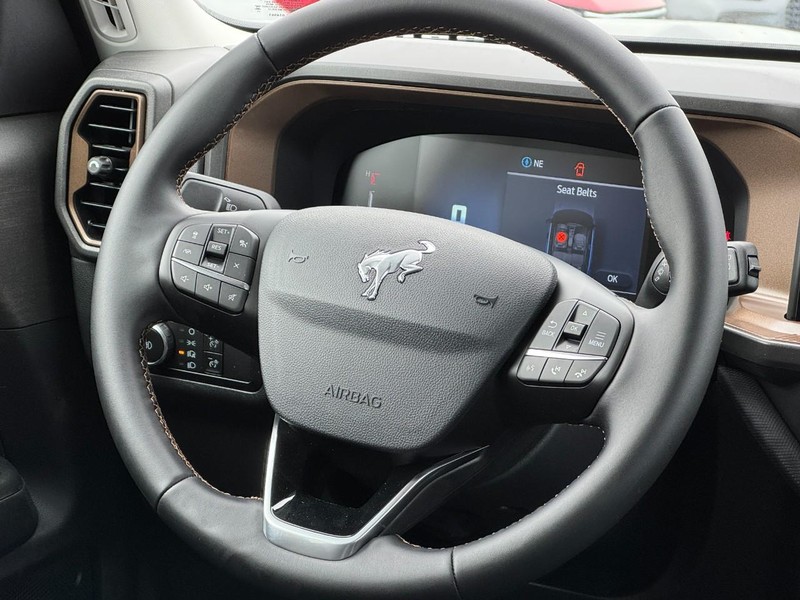 Ford Bronco Sport Vehicle Full-screen Gallery Image 7