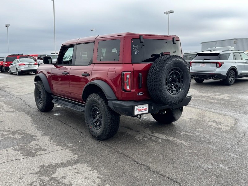 Ford Bronco Vehicle Full-screen Gallery Image 5