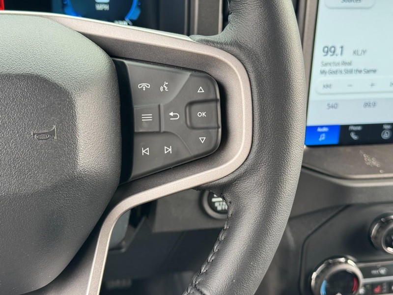 Ford Bronco Vehicle Full-screen Gallery Image 21