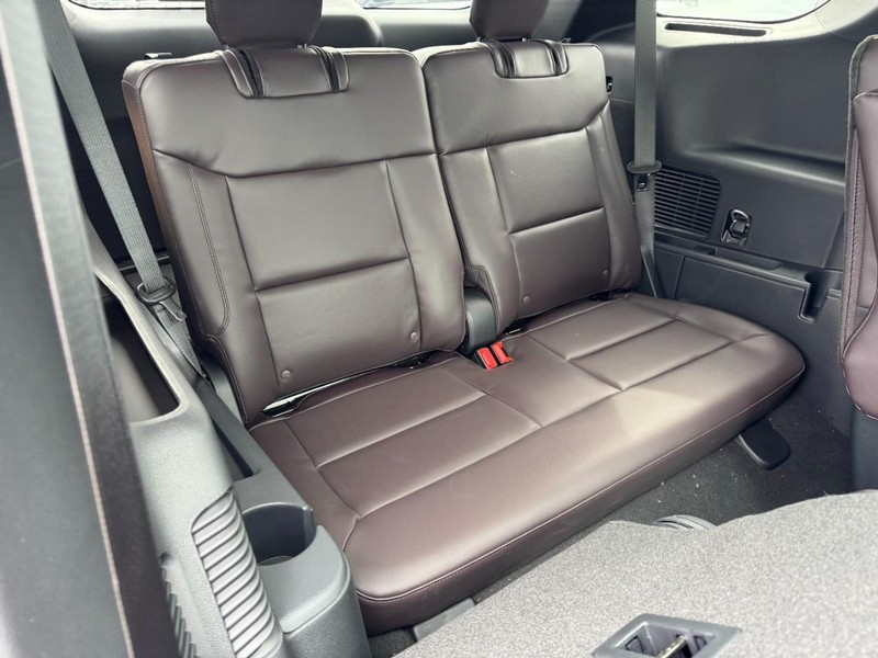 Ford Explorer Vehicle Image 07