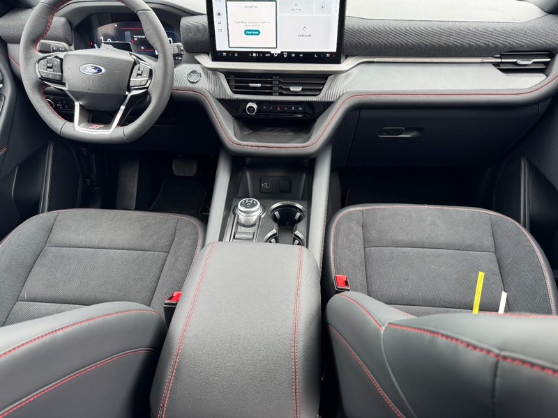 Ford Explorer Vehicle Full-screen Gallery Image 7