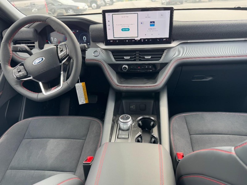 Ford Explorer Vehicle Full-screen Gallery Image 7