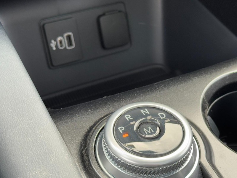 Ford Explorer Vehicle Full-screen Gallery Image 14