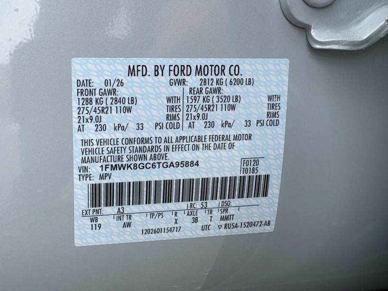 Ford Explorer Vehicle Full-screen Gallery Image 18