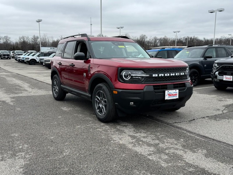 Ford Bronco Sport Vehicle Full-screen Gallery Image 2