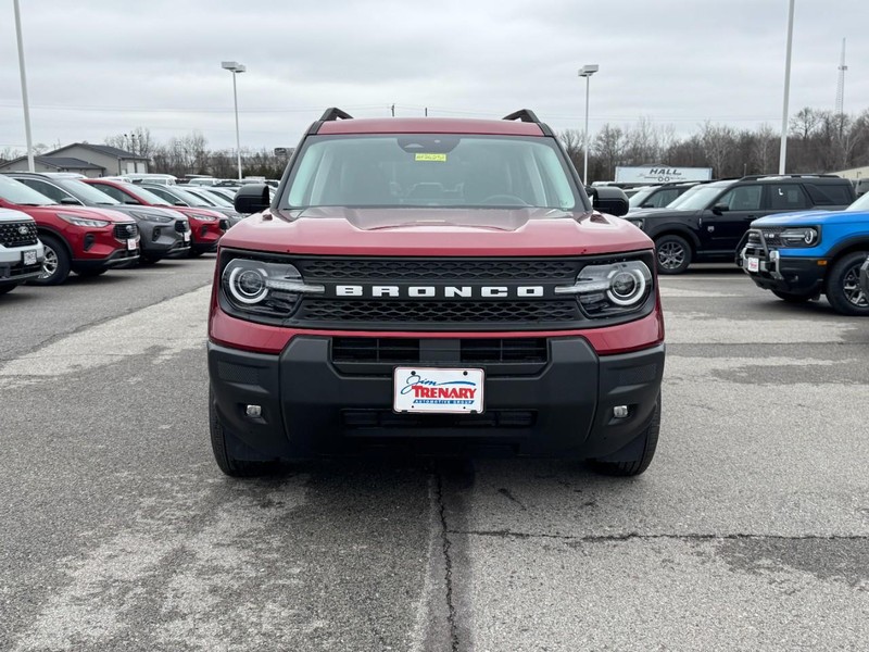 Ford Bronco Sport Vehicle Full-screen Gallery Image 8