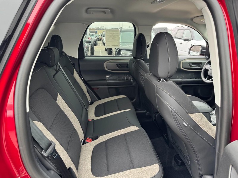 Ford Bronco Sport Vehicle Full-screen Gallery Image 9