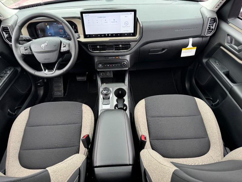 Ford Bronco Sport Vehicle Full-screen Gallery Image 10