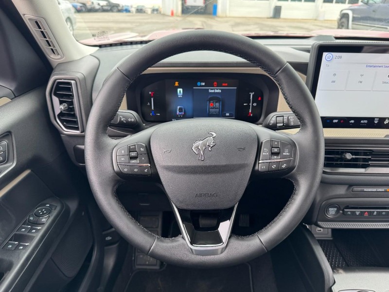 Ford Bronco Sport Vehicle Full-screen Gallery Image 11