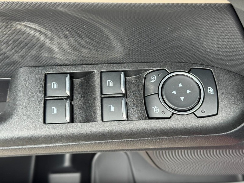 Ford Bronco Sport Vehicle Full-screen Gallery Image 16