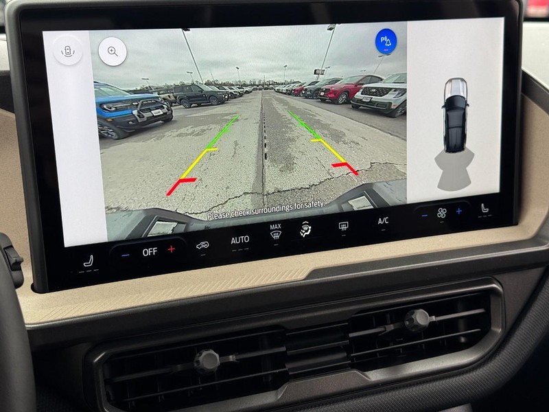 Ford Bronco Sport Vehicle Full-screen Gallery Image 24