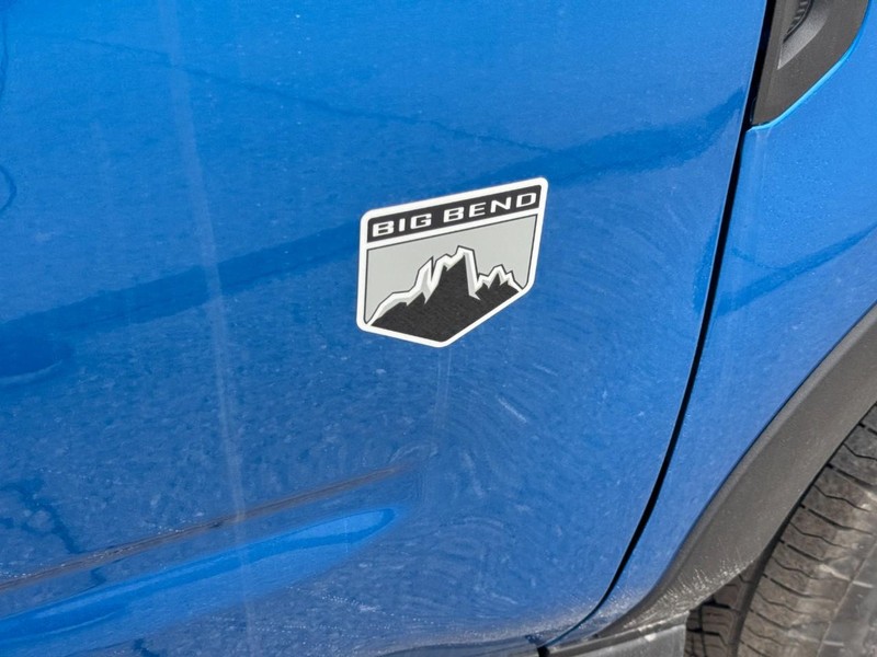 Ford Bronco Sport Vehicle Full-screen Gallery Image 10