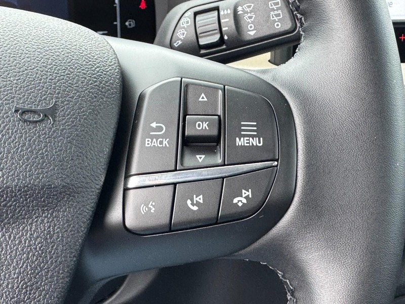 Ford Bronco Sport Vehicle Full-screen Gallery Image 15