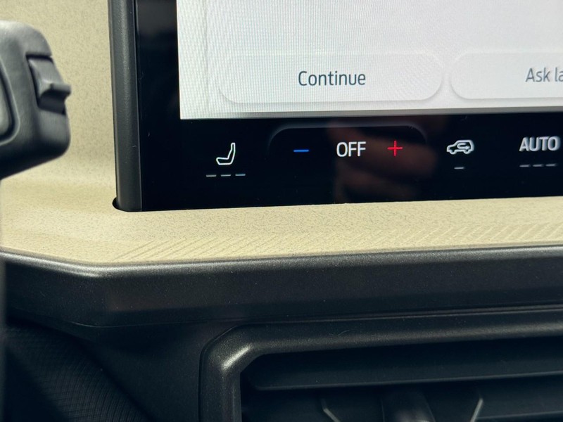 Ford Bronco Sport Vehicle Full-screen Gallery Image 17