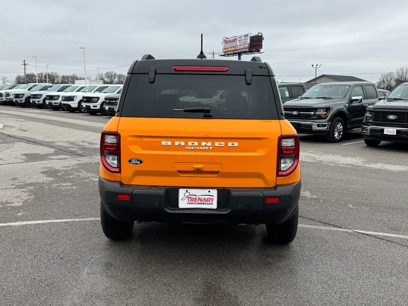 Ford Bronco Sport Vehicle Full-screen Gallery Image 4