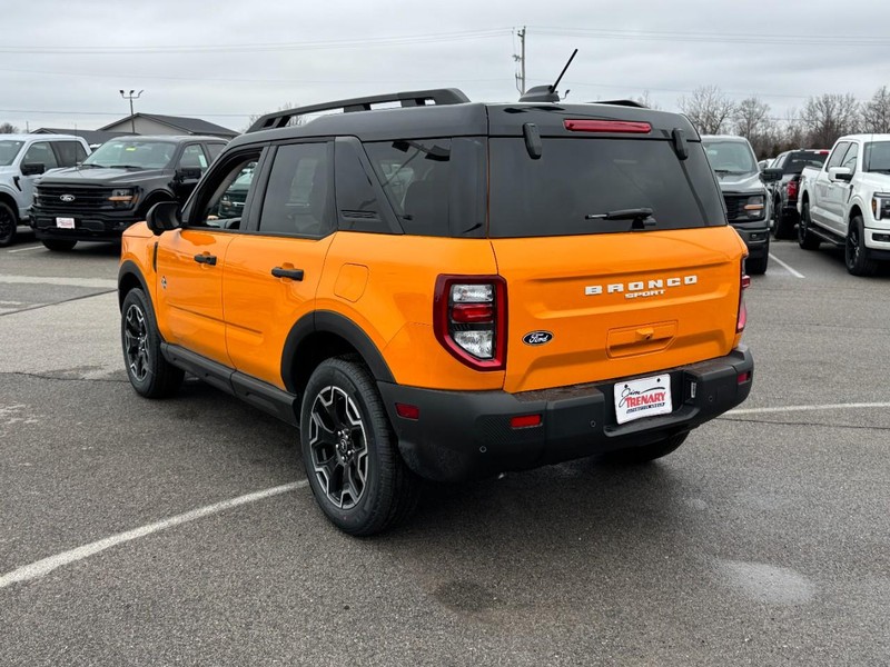 Ford Bronco Sport Vehicle Full-screen Gallery Image 5