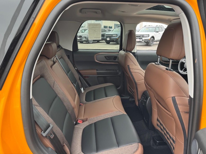 Ford Bronco Sport Vehicle Full-screen Gallery Image 9