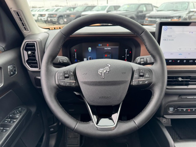 Ford Bronco Sport Vehicle Full-screen Gallery Image 12