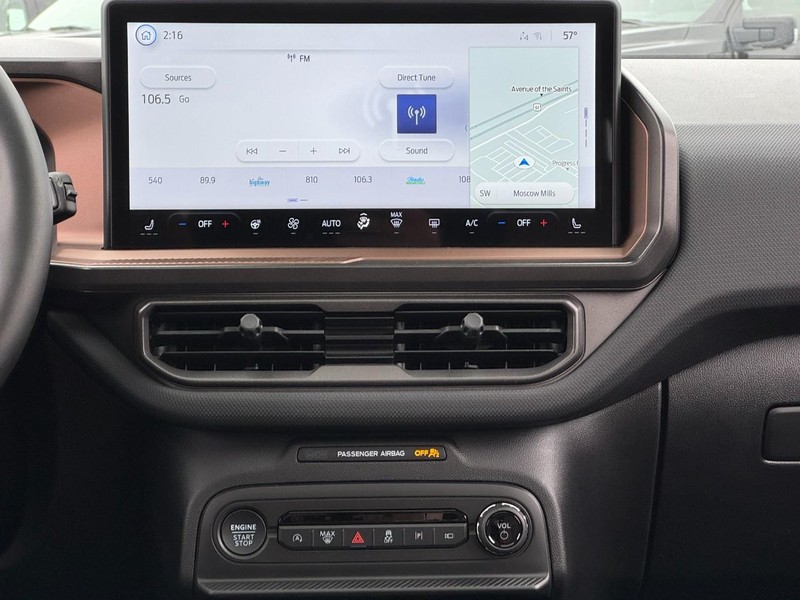 Ford Bronco Sport Vehicle Full-screen Gallery Image 13