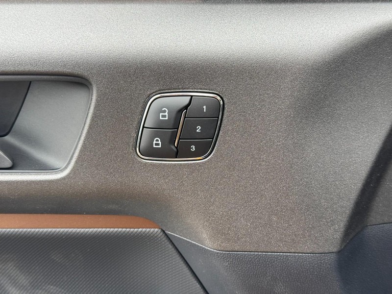 Ford Bronco Sport Vehicle Full-screen Gallery Image 15