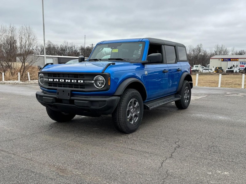 Ford Bronco Vehicle Full-screen Gallery Image 7