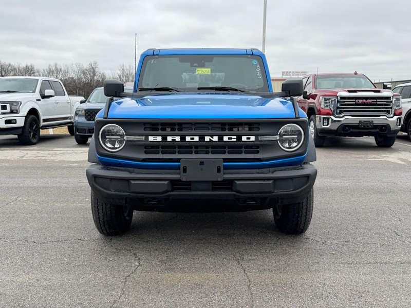 Ford Bronco Vehicle Full-screen Gallery Image 8