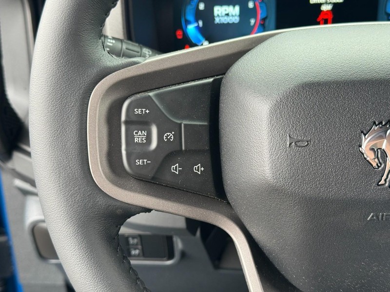 Ford Bronco Vehicle Full-screen Gallery Image 20