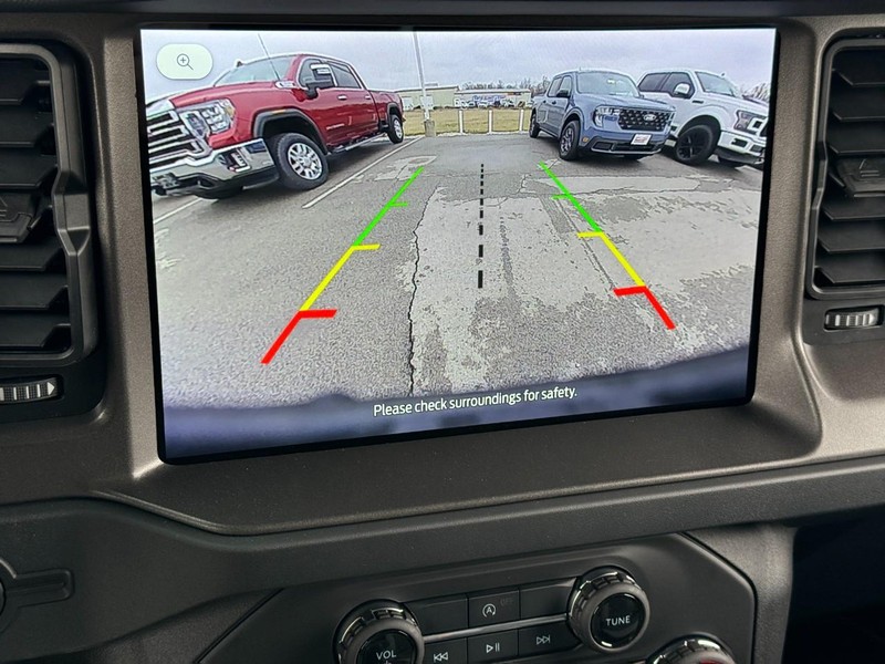 Ford Bronco Vehicle Full-screen Gallery Image 23