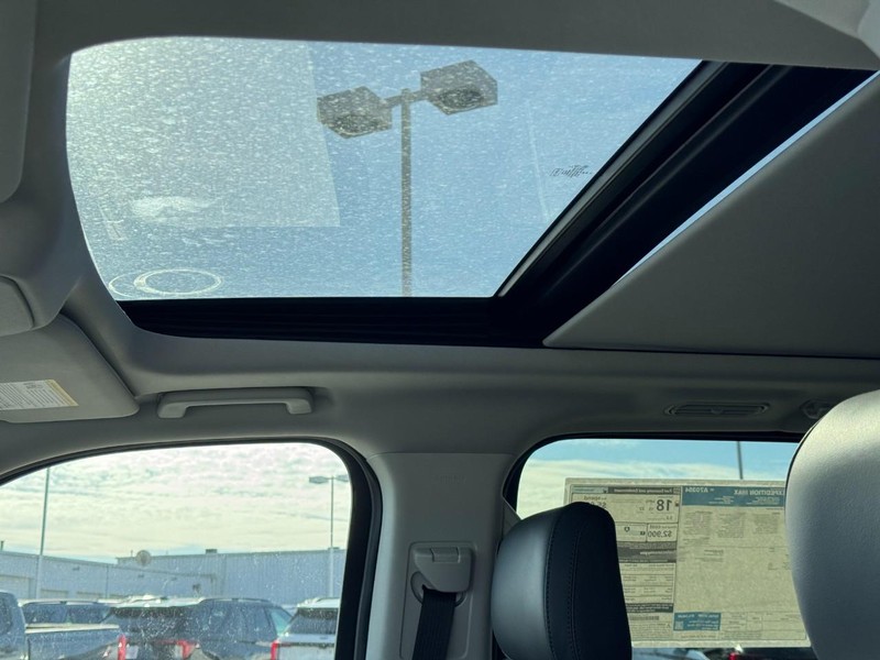 Ford Expedition Max Vehicle Full-screen Gallery Image 14