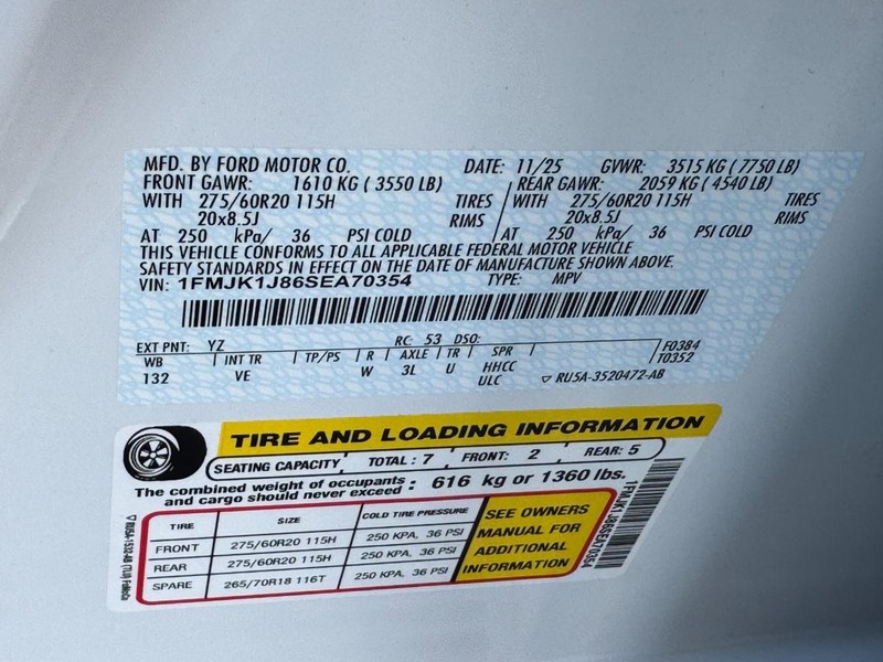 Ford Expedition Max Vehicle Full-screen Gallery Image 19