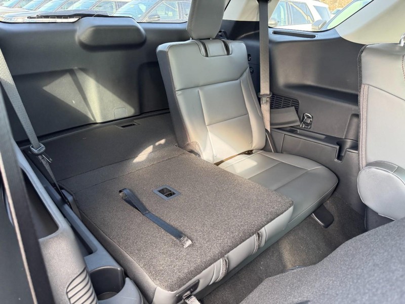 Ford Explorer Vehicle Image 06