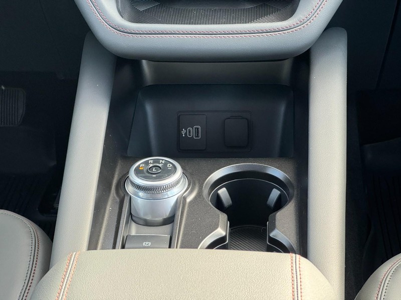 Ford Explorer Vehicle Image 10