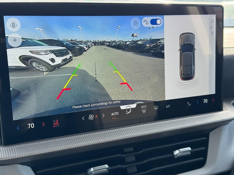 Ford Explorer Vehicle Image 19