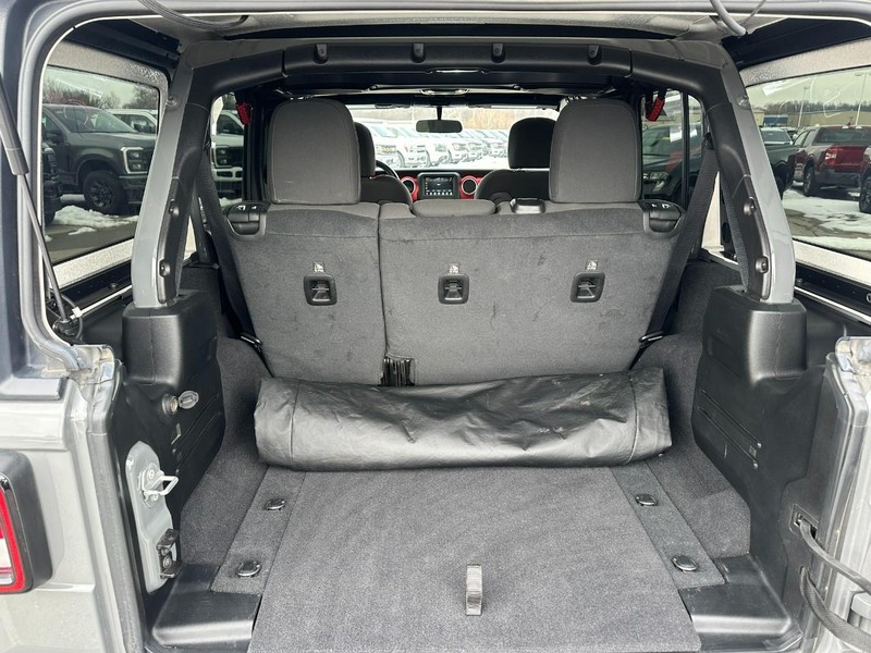 Jeep Wrangler Vehicle Image 05