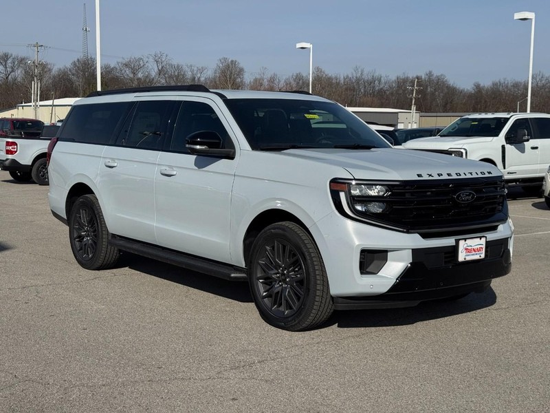 Ford Expedition Max Vehicle Full-screen Gallery Image 2