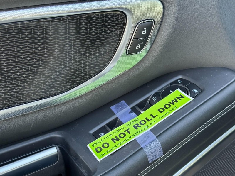 Ford Expedition Max Vehicle Full-screen Gallery Image 11