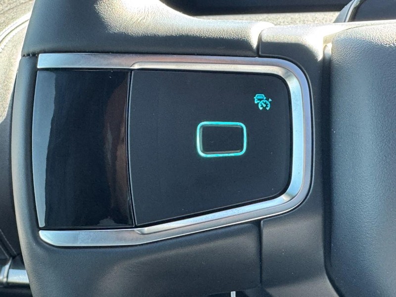 Ford Expedition Max Vehicle Full-screen Gallery Image 15