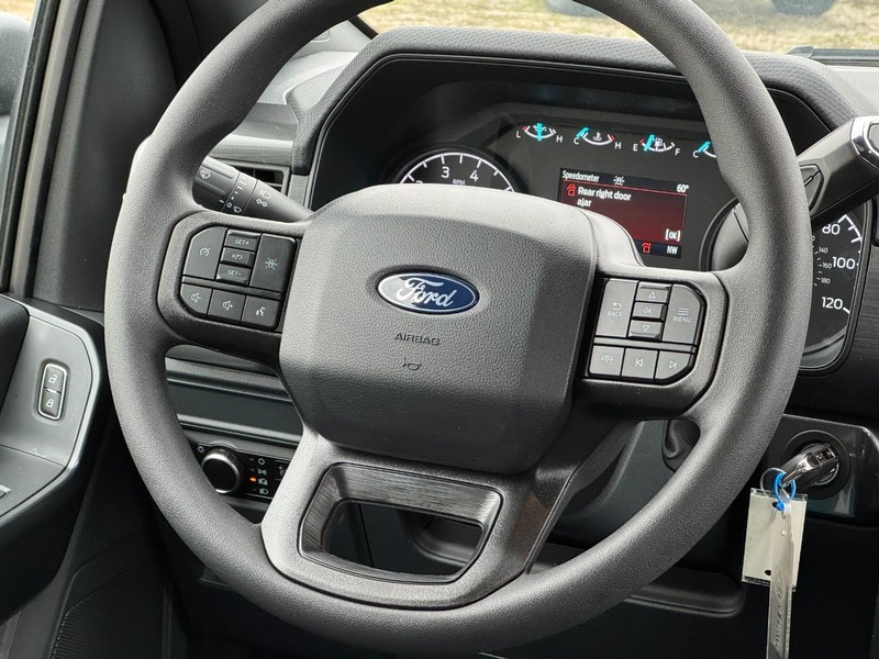 Ford F-150 Vehicle Full-screen Gallery Image 8